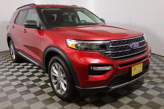 Certified 2024 Ford Explorer XLT w/ Equipment Group 202A AWD/4WD image 4