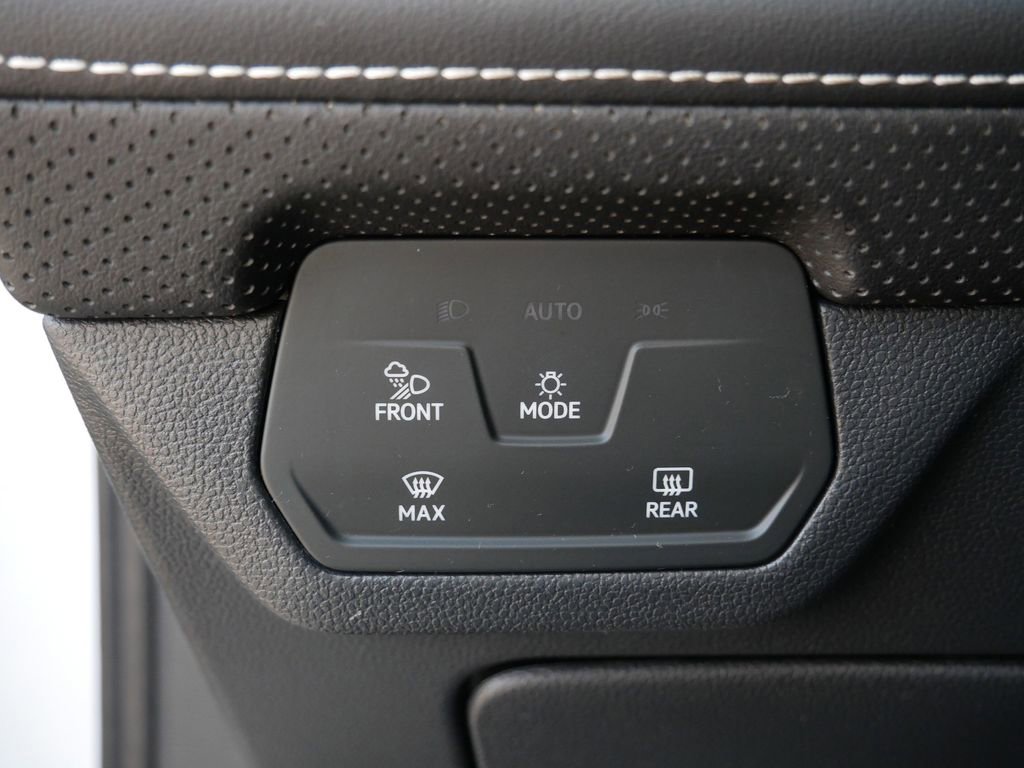 Used 2024 Volkswagen Atlas SEL Premium R-Line AWD/4WD image 17