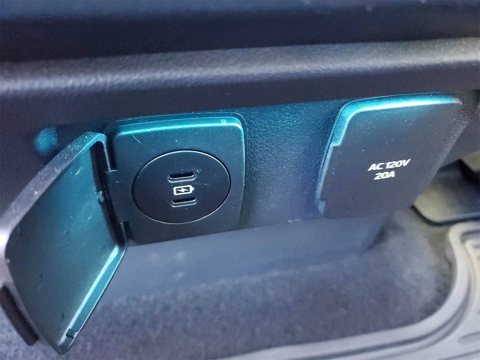 Certified 2024 Ford F150 Raptor image 11