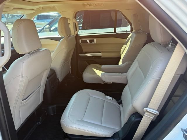 Certified 2023 Ford Explorer XLT w/ Equipment Group 202A AWD/4WD image 8