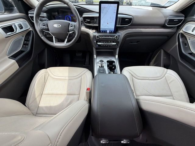 Certified 2020 Ford Explorer Platinum w/ Premium Technology Package AWD/4WD image 26