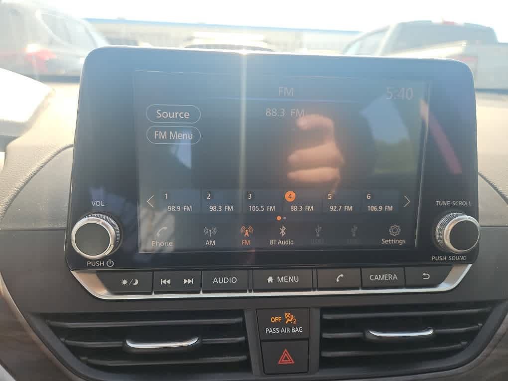 Used 2023 Nissan Altima 2.5 SV FWD image 15