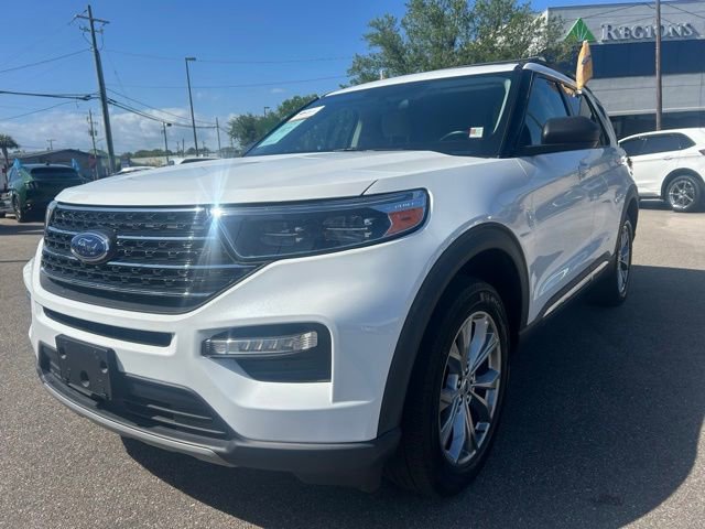 Certified 2023 Ford Explorer XLT w/ Equipment Group 202A AWD/4WD image 4