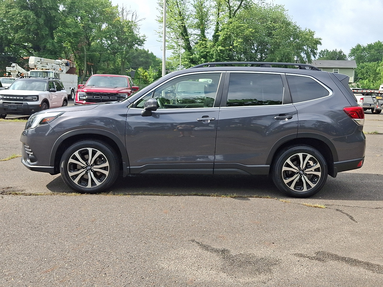 Used 2023 Subaru Forester Limited w/ Popular Package #2 AWD/4WD image 4