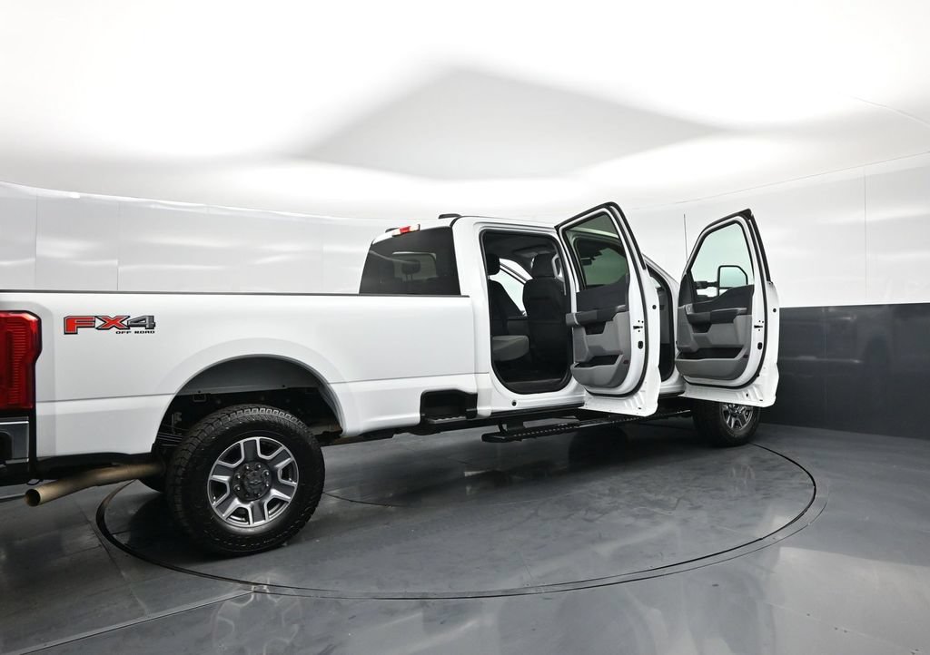 Certified 2025 Ford F350 XLT AWD/4WD image 6