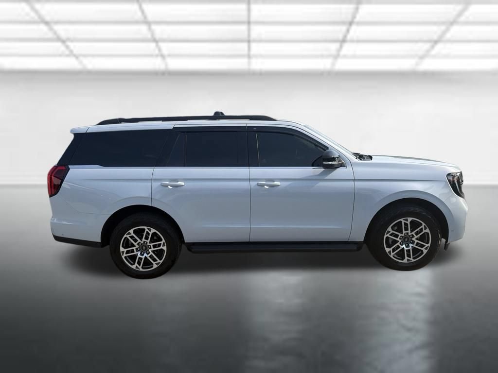 Certified 2025 Ford Expedition Active AWD/4WD image 7