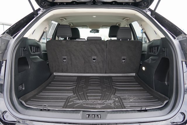 Certified 2023 Ford Edge SE image 7