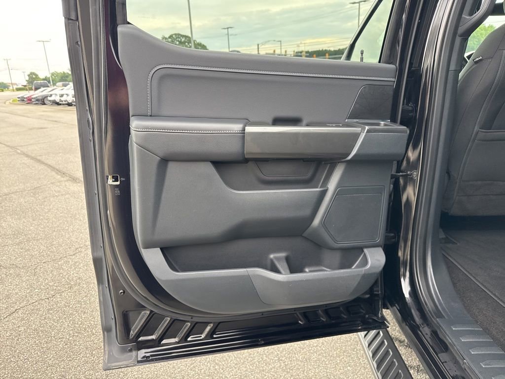 Certified 2022 Ford F150 XLT w/ Equipment Group 302A High image 17