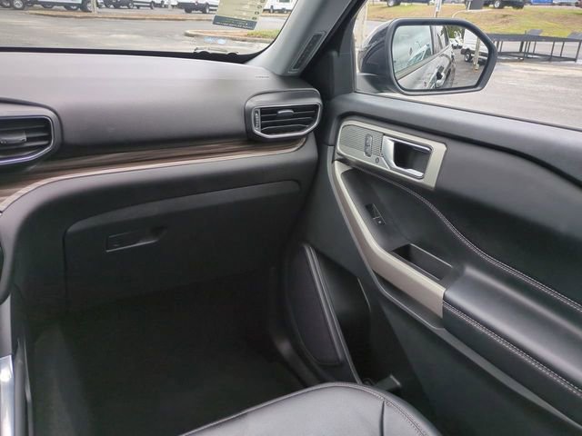 Certified 2022 Ford Explorer Limited w/ Equipment Group 301A image 21