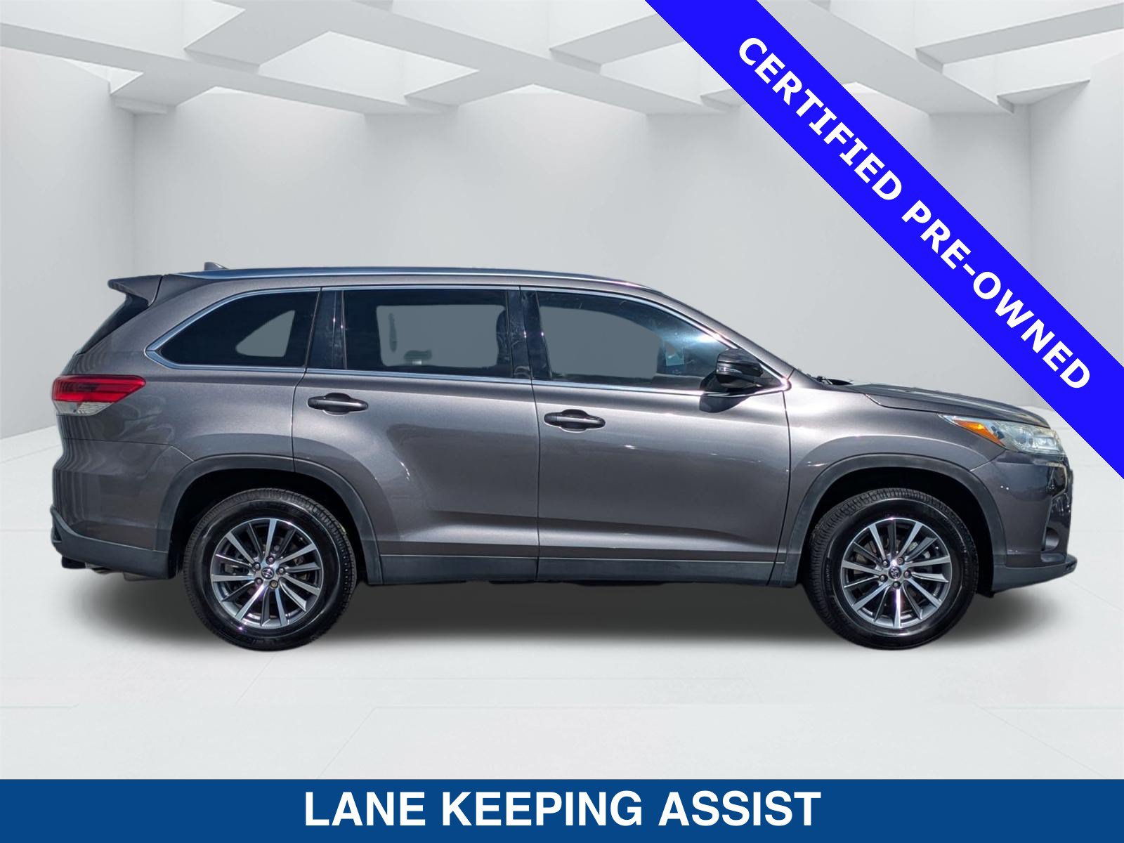 Used 2019 Toyota Highlander XLE FWD image 4