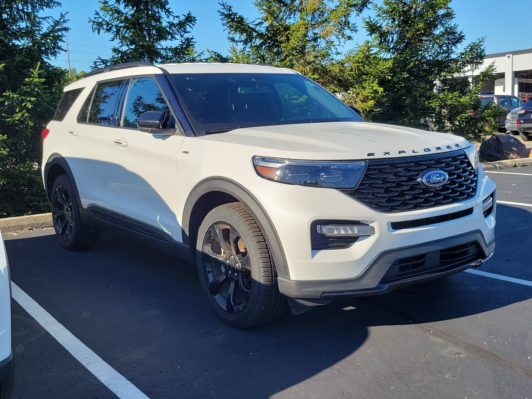 Certified 2023 Ford Explorer ST-Line w/ Class IV Trailer Tow Package AWD/4WD image 2