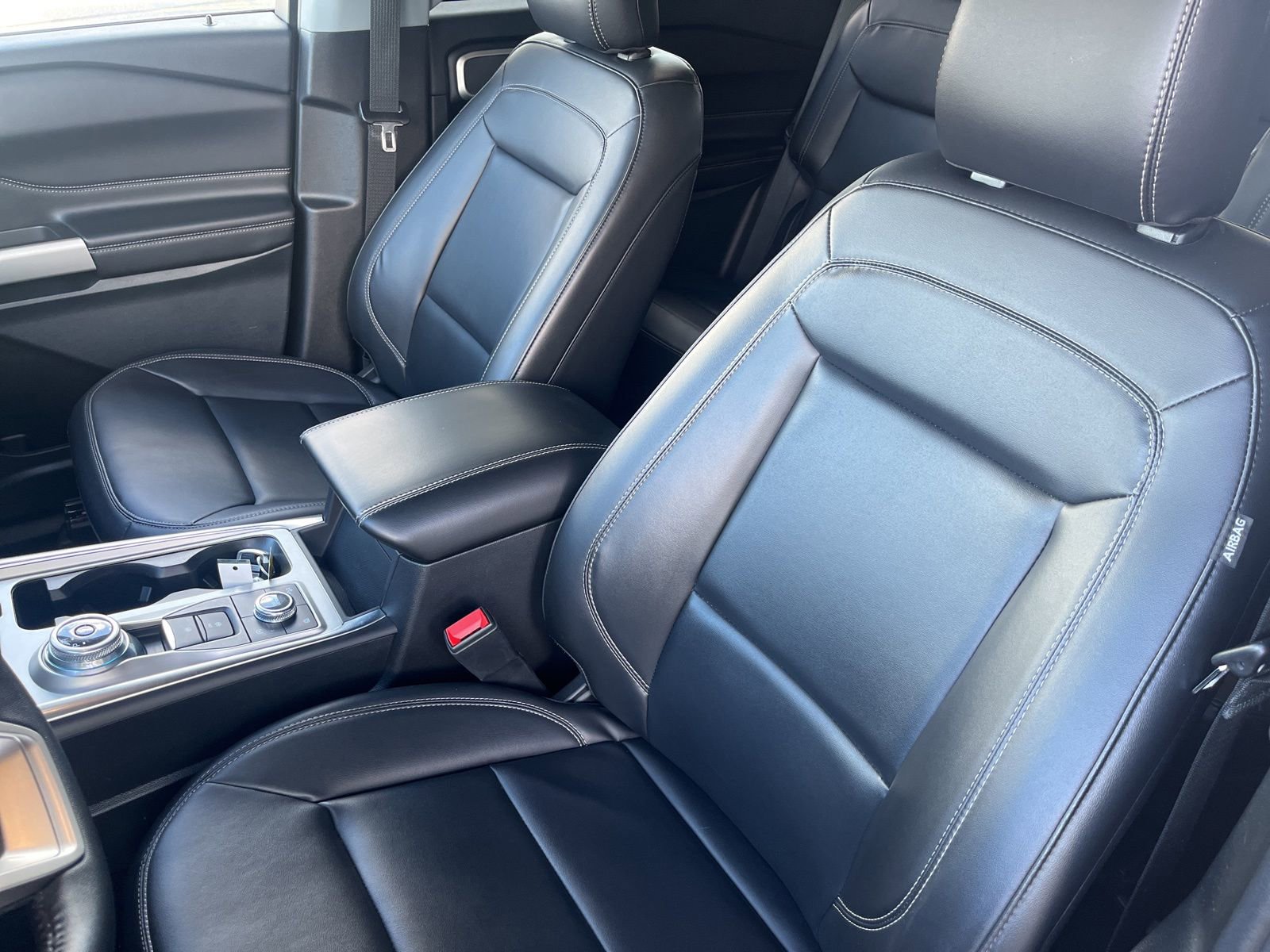 Certified 2023 Ford Explorer XLT AWD/4WD image 12