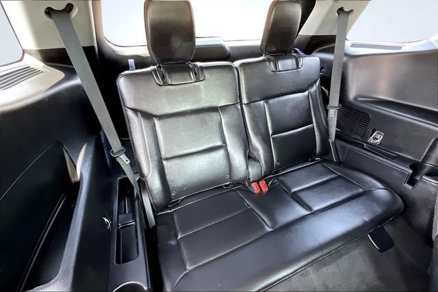 Certified 2021 Ford Explorer XLT w/ Equipment Group 202A image 28