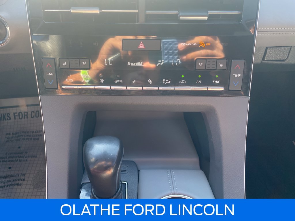 Used 2019 Toyota Avalon Limited FWD image 12