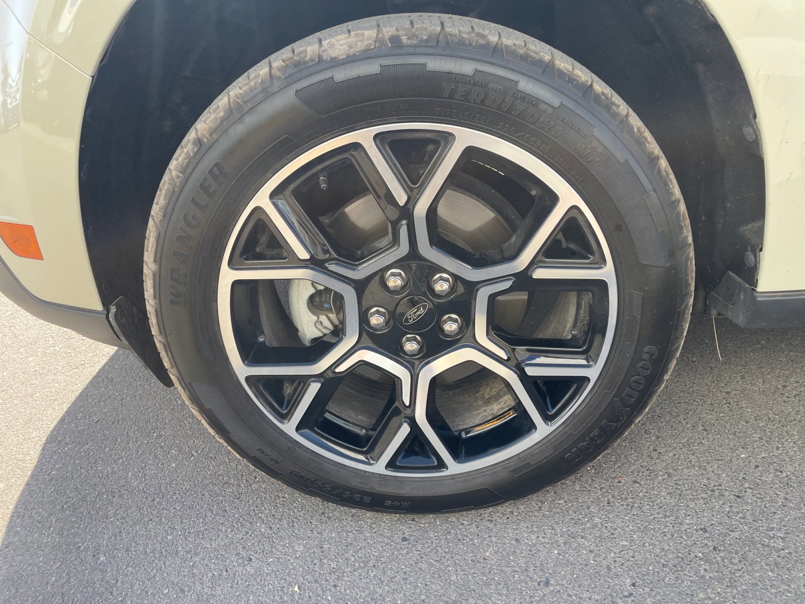 Certified 2025 Ford Maverick Lariat w/ 4K Tow Package AWD/4WD image 11