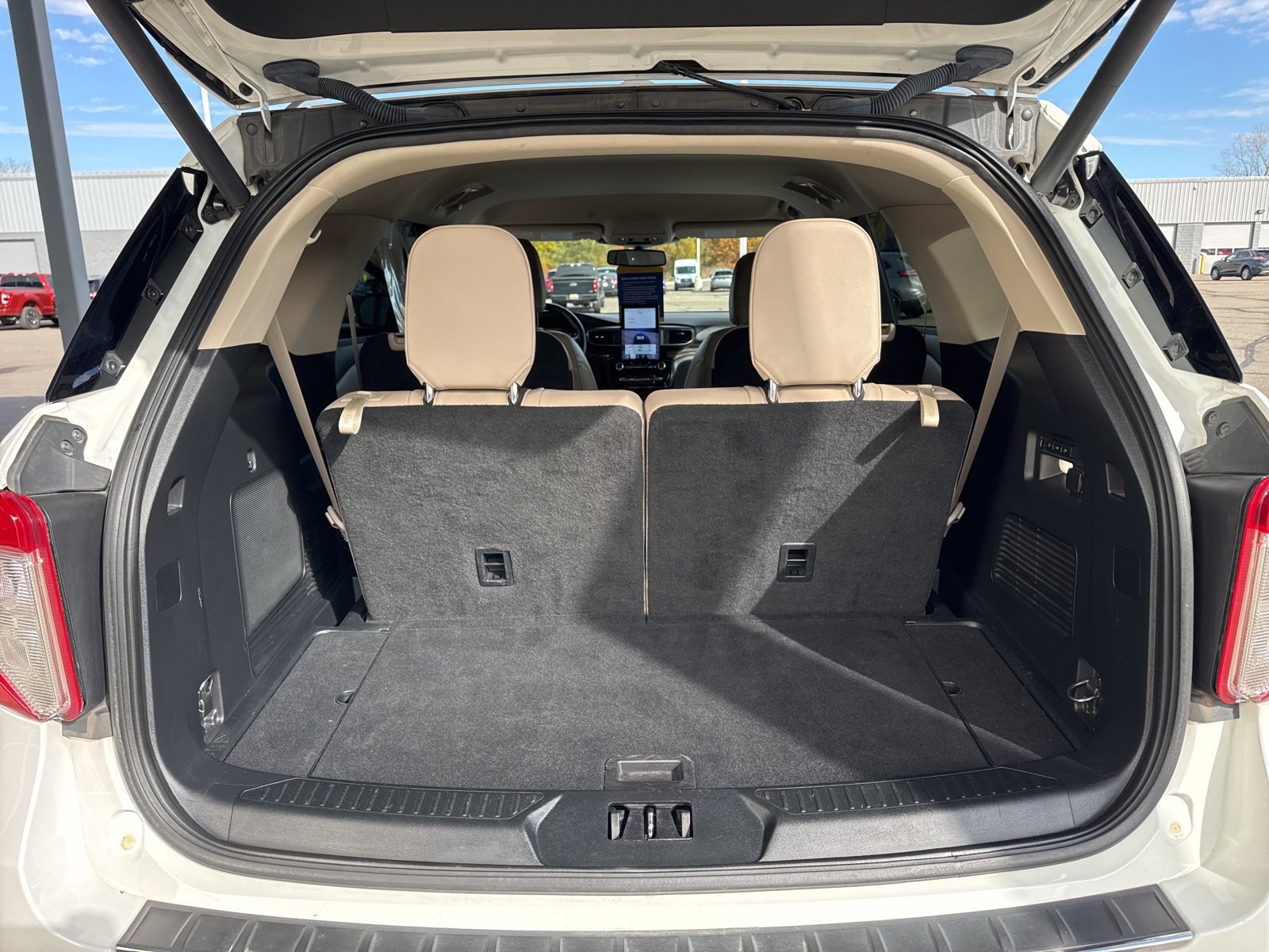 Certified 2022 Ford Explorer Limited w/ Limited Technology Package image 41