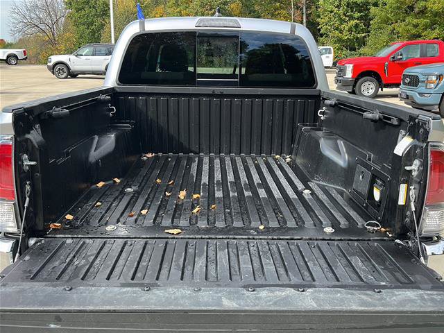 Used 2023 Toyota Tacoma TRD Off-Road AWD/4WD image 24