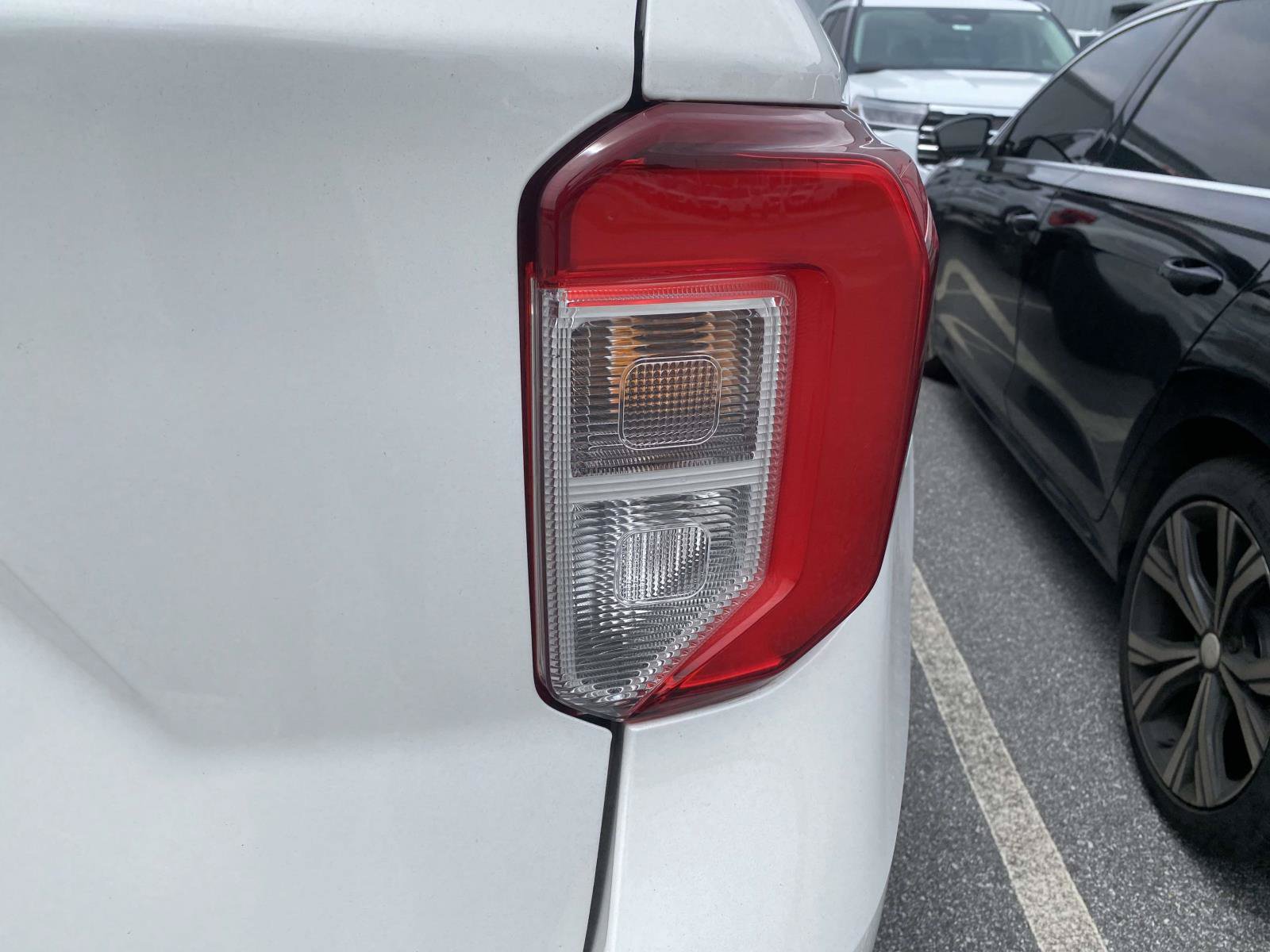 Certified 2023 Ford Explorer XLT RWD image 9