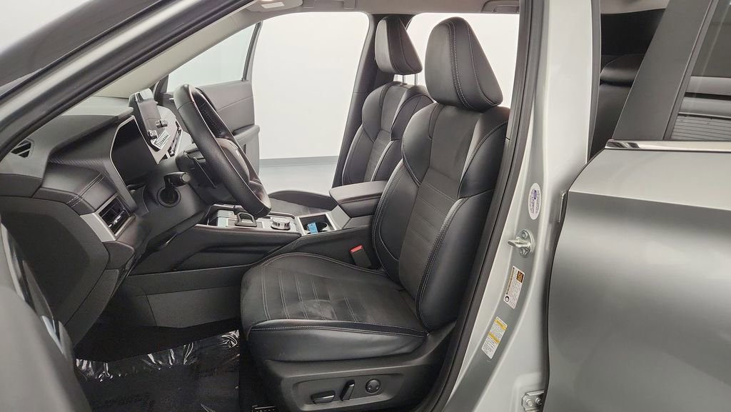 Used 2024 Mitsubishi Outlander SE AWD/4WD image 14