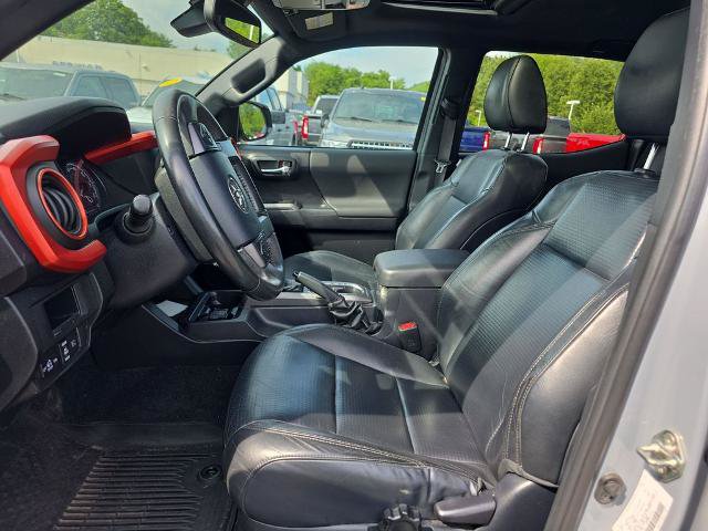Used 2019 Toyota Tacoma TRD Sport AWD/4WD image 23