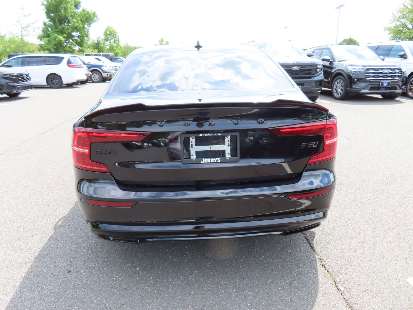 Used 2024 Volvo S60 B5 Plus w/ Climate Package AWD/4WD image 6