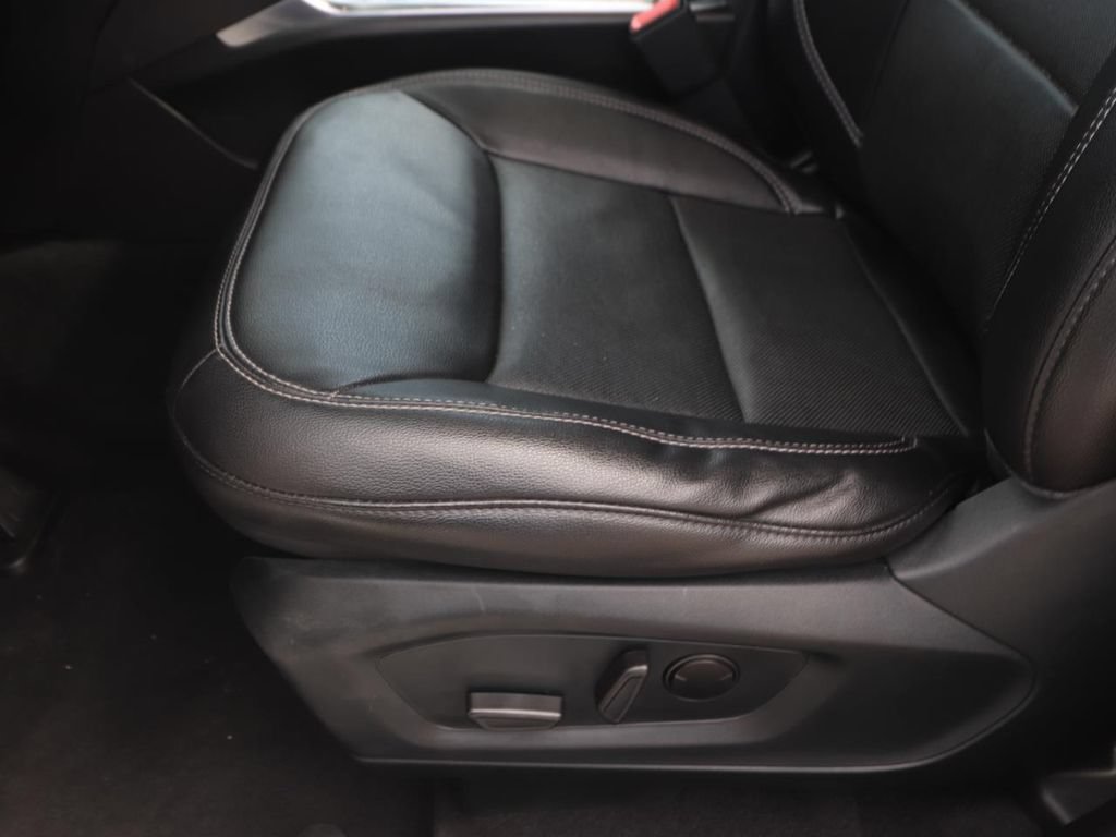 Certified 2023 Ford Explorer Limited w/ Limited Technology Package RWD image 18