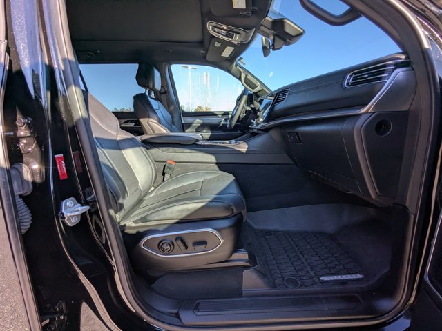 Used 2024 Jeep Wagoneer Series II image 39