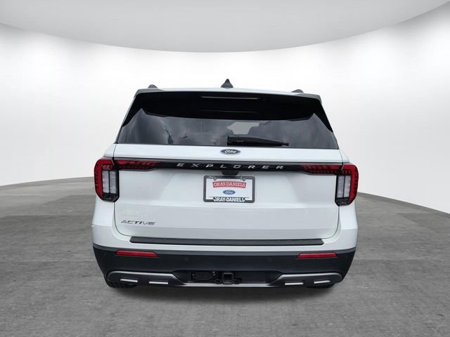 Certified 2025 Ford Explorer Active w/ Active Comfort Package RWD image 5