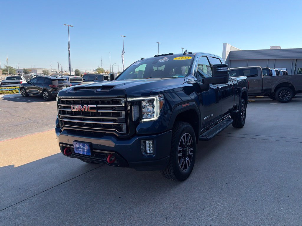 Used 2022 GMC Sierra 2500 AT4 w/ AT4 Preferred Package AWD/4WD image 4