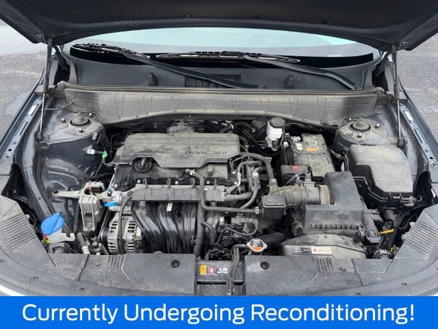 Used 2025 Hyundai Kona SEL FWD image 2