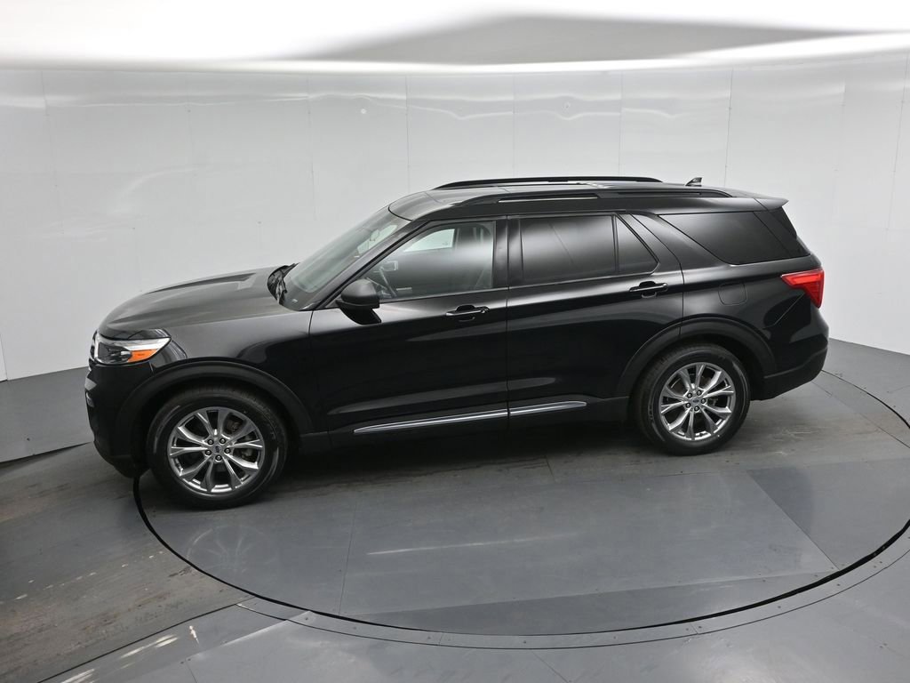 Certified 2020 Ford Explorer XLT w/ Equipment Group 202A image 23