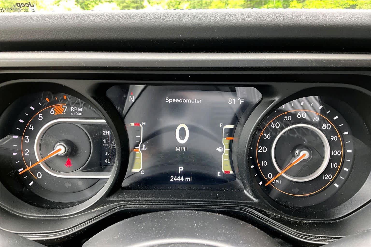Used 2025 Jeep Wrangler Rubicon AWD/4WD image 26