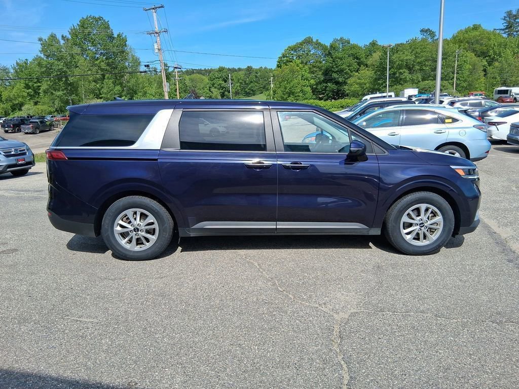 Used 2023 Kia Carnival LX image 15