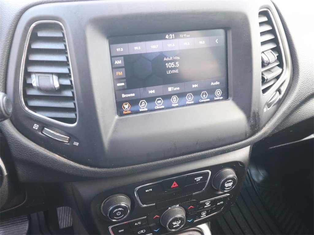 Used 2019 Jeep Compass Latitude image 18