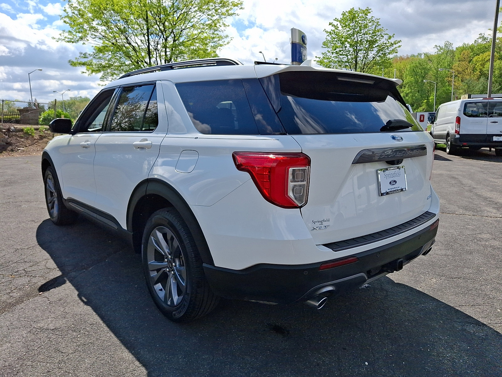 Certified 2023 Ford Explorer XLT w/ Equipment Group 202A image 4