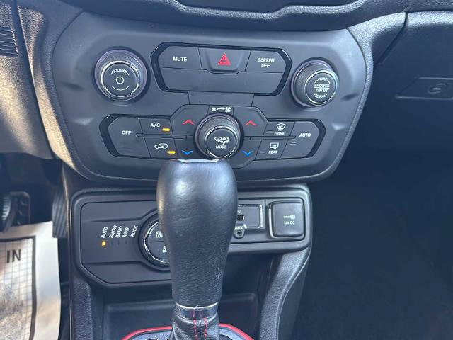 Used 2018 Jeep Renegade Trailhawk w/ Cold Weather Group II AWD/4WD image 15