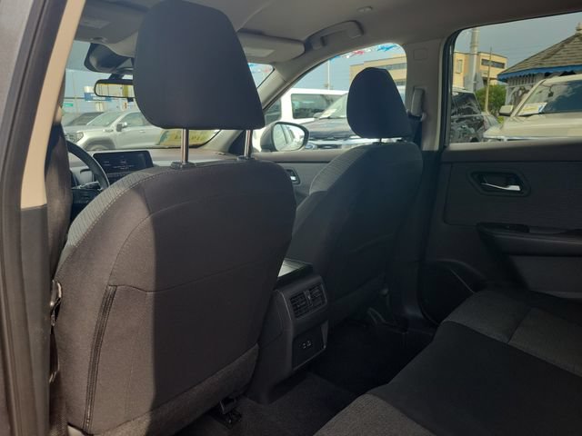 Used 2023 Nissan Rogue SV FWD image 10