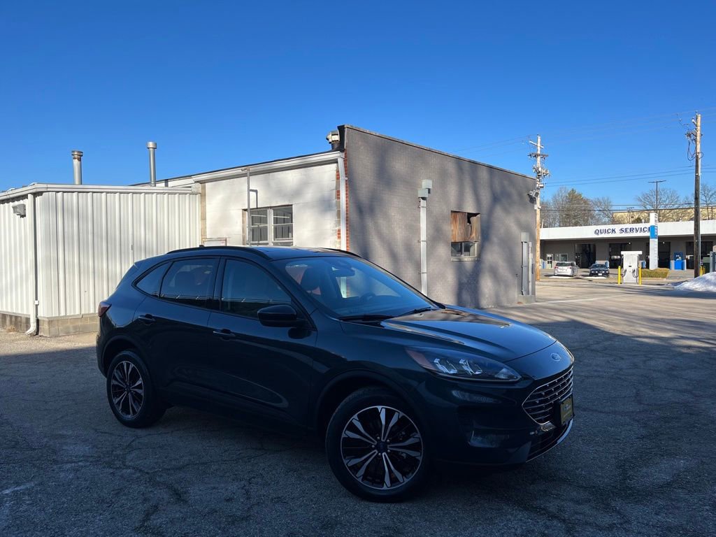 Certified 2022 Ford Escape SE w/ SE Sport Appearance Package