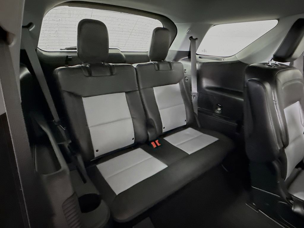 Certified 2022 Ford Explorer XLT w/ Equipment Group 202A image 28