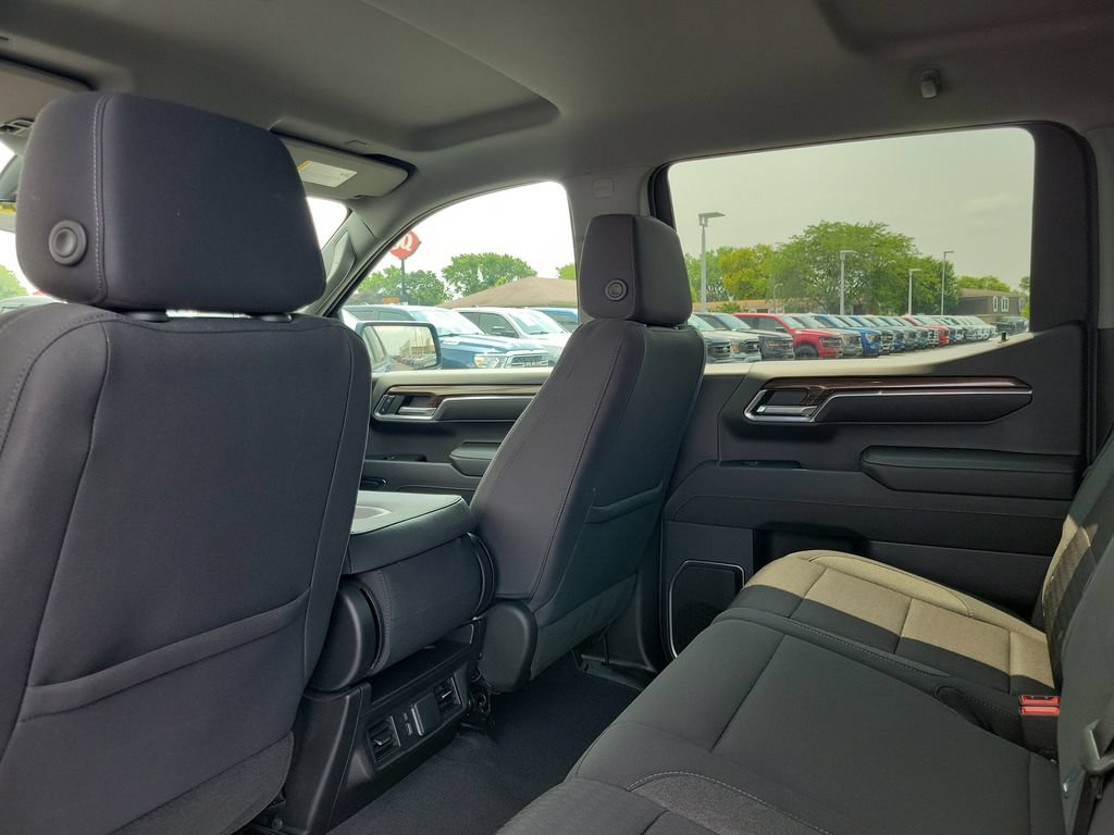 Used 2023 Chevrolet Silverado 1500 LT AWD/4WD image 16