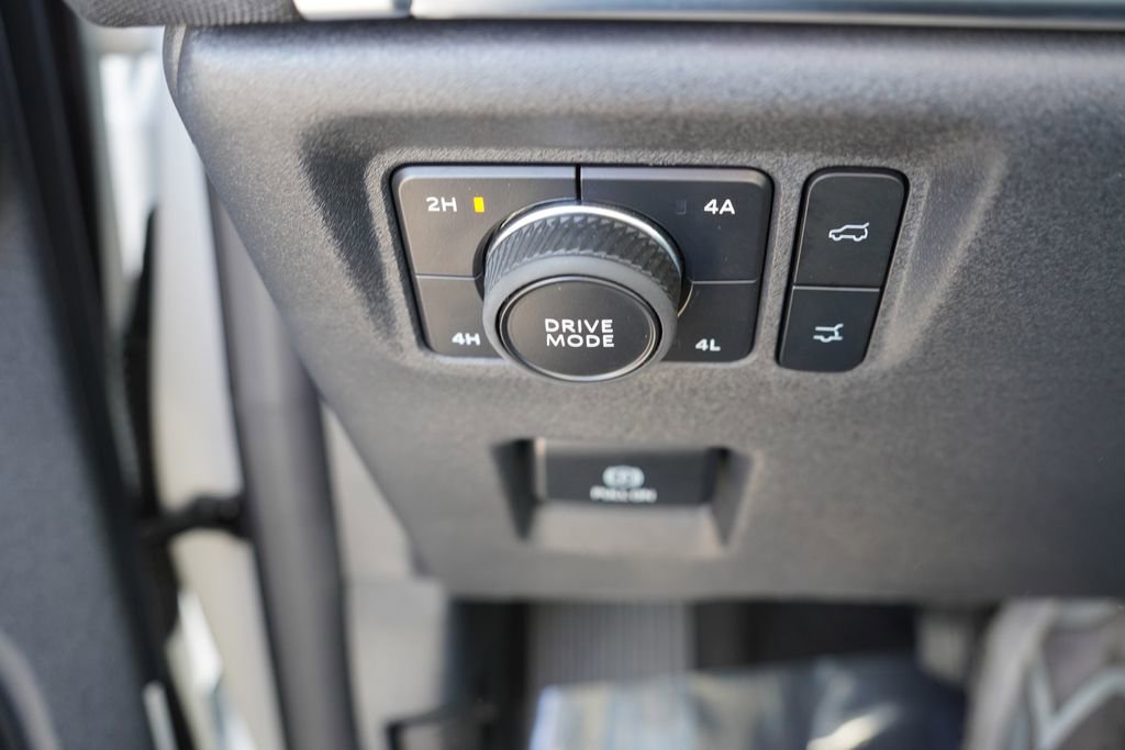 Certified 2025 Ford Expedition Max Platinum image 28