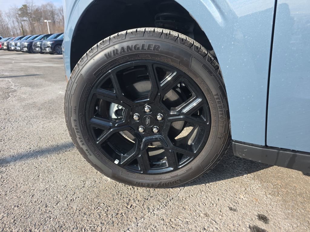 Certified 2025 Ford Maverick Lariat w/ Black Appearance Package image 12