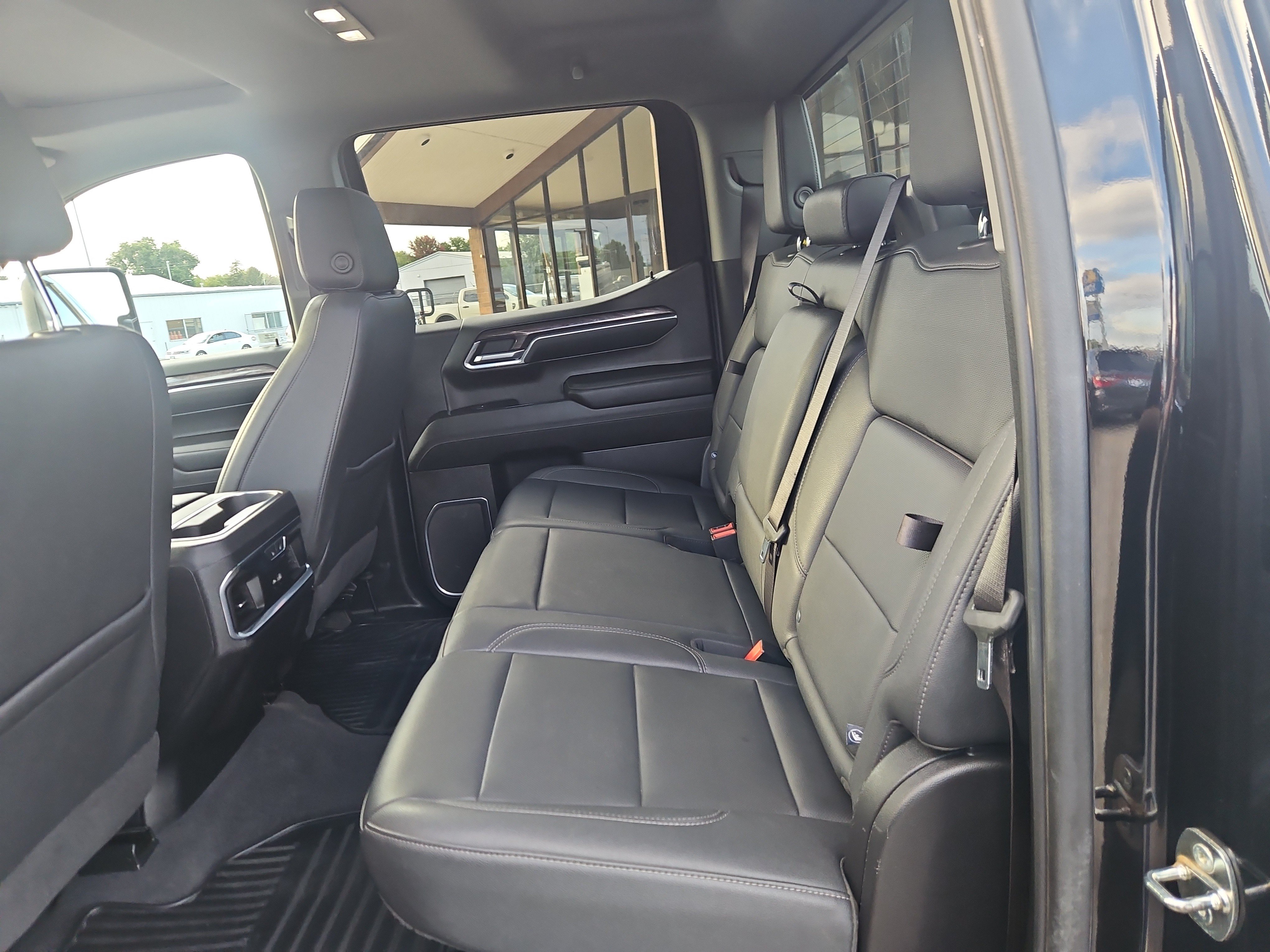 Used 2023 Chevrolet Silverado 1500 LTZ w/ Technology Package AWD/4WD image 10