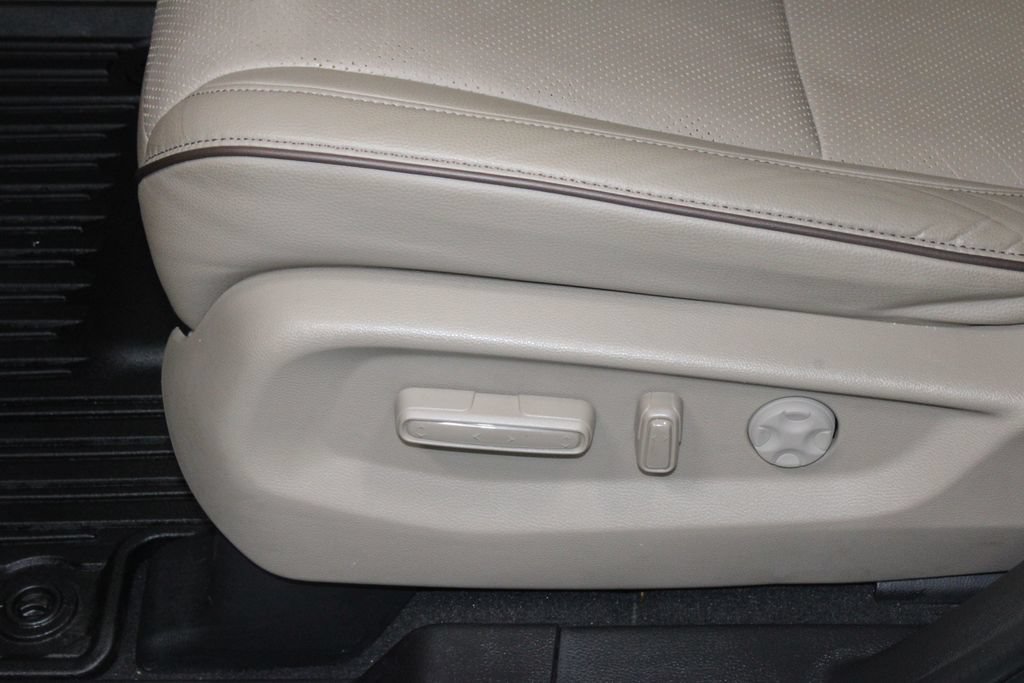 Used 2023 Honda Odyssey Elite image 24