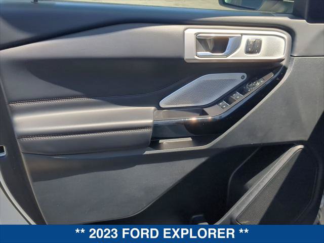 Certified 2023 Ford Explorer Platinum w/ Technology Package AWD/4WD image 10