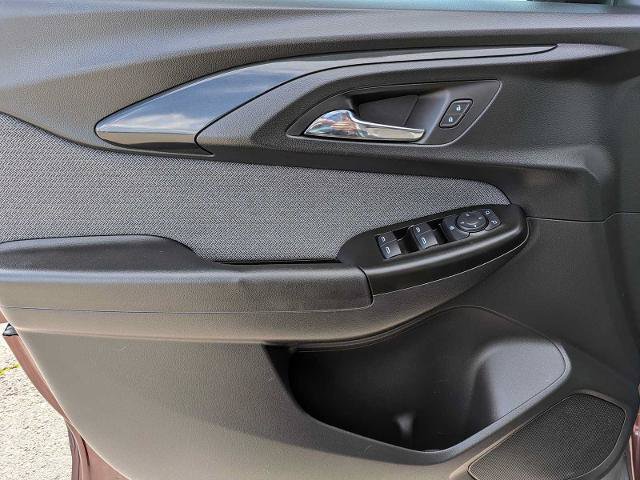 Used 2022 Chevrolet TrailBlazer LT FWD image 16