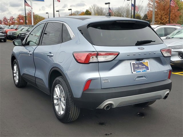 Certified 2022 Ford Escape SE w/ Cold Weather Package image 2