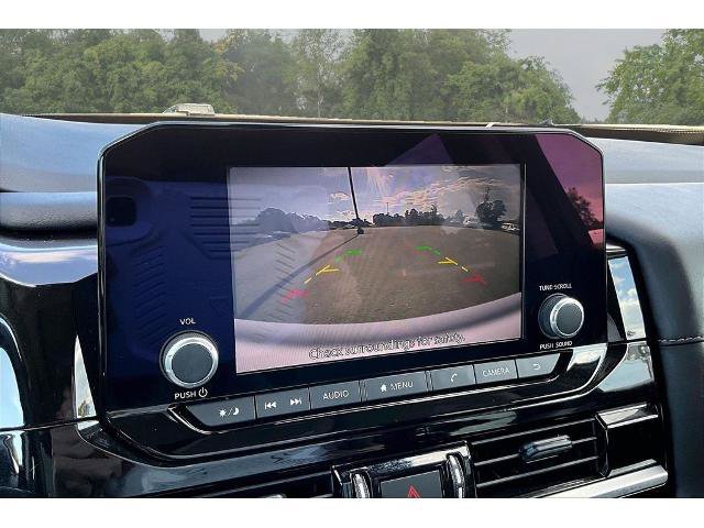 Used 2025 Nissan Pathfinder SV w/ SV Premium Package FWD image 14