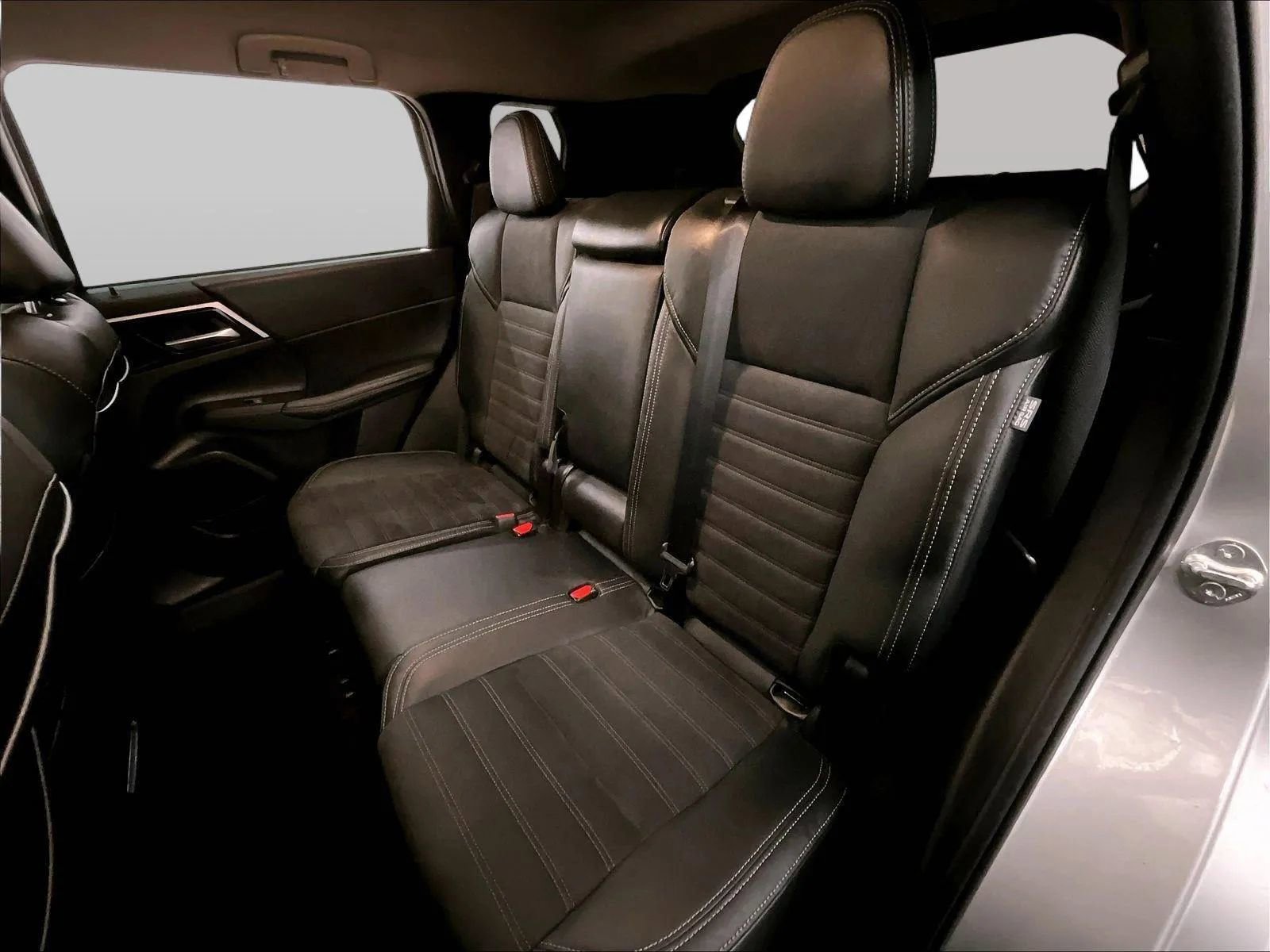 Used 2022 Mitsubishi Outlander SE AWD/4WD image 25