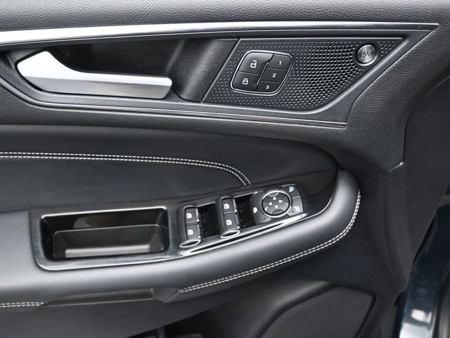 Certified 2019 Ford Edge Titanium w/ Cold Weather Package AWD/4WD image 13